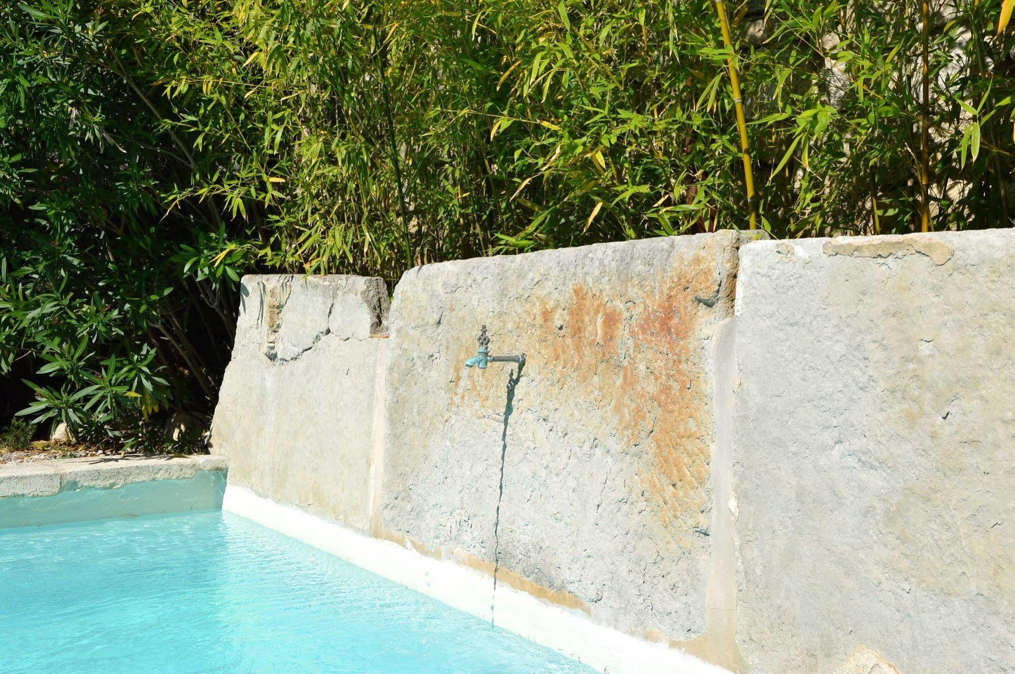 B&B Temps Suspendu Provence Pernes-les-Fontaines Exterior foto